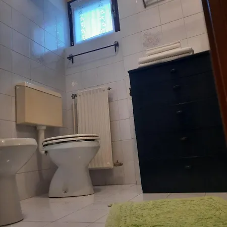 Sweet Ampio Bilocale Con Balcone Soleggiato E Posto Auto Le Bratte
