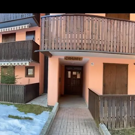 Sweet Ampio Bilocale Con Balcone Soleggiato E Posto Auto 아파트 Le Bratte