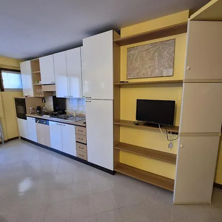 Sweet Ampio Bilocale Con Balcone Soleggiato E Posto Auto *