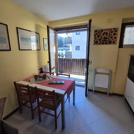 Sweet Ampio Bilocale Con Balcone Soleggiato E Posto Auto 아파트 *