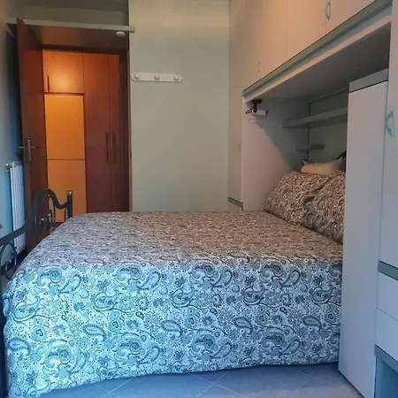 Sweet Ampio Bilocale Con Balcone Soleggiato E Posto Auto 아파트 Le Bratte